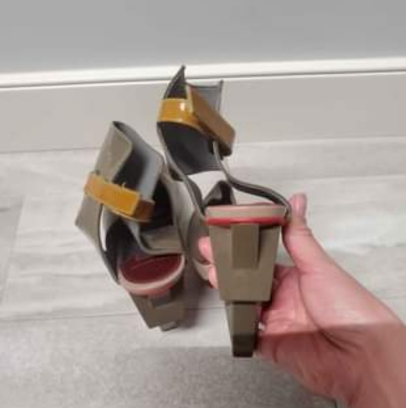 Heavy Machine Architectural Heels - Picture 2 of 4